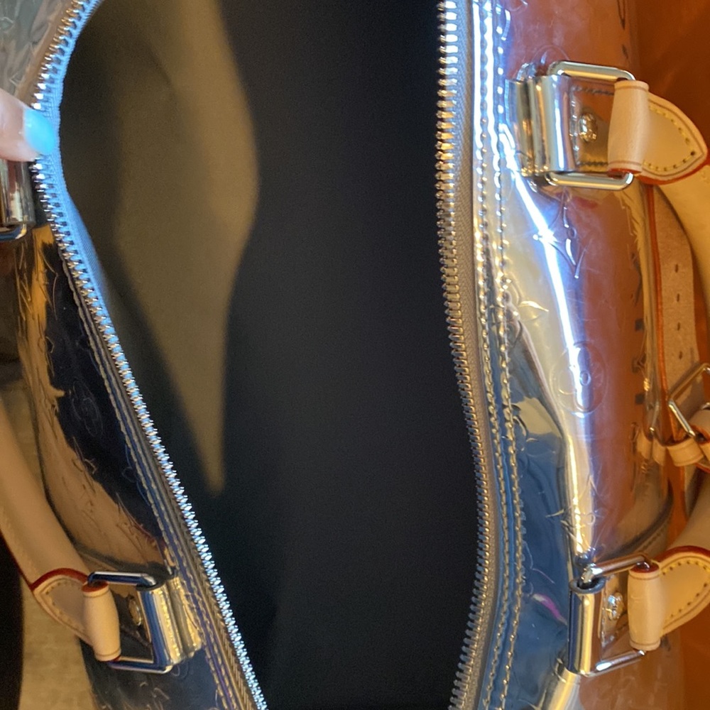 LOUIS VUITTON Metallic MIRROR KEEPALL BANDOULIÈRE 50 - Picture 6 of 15